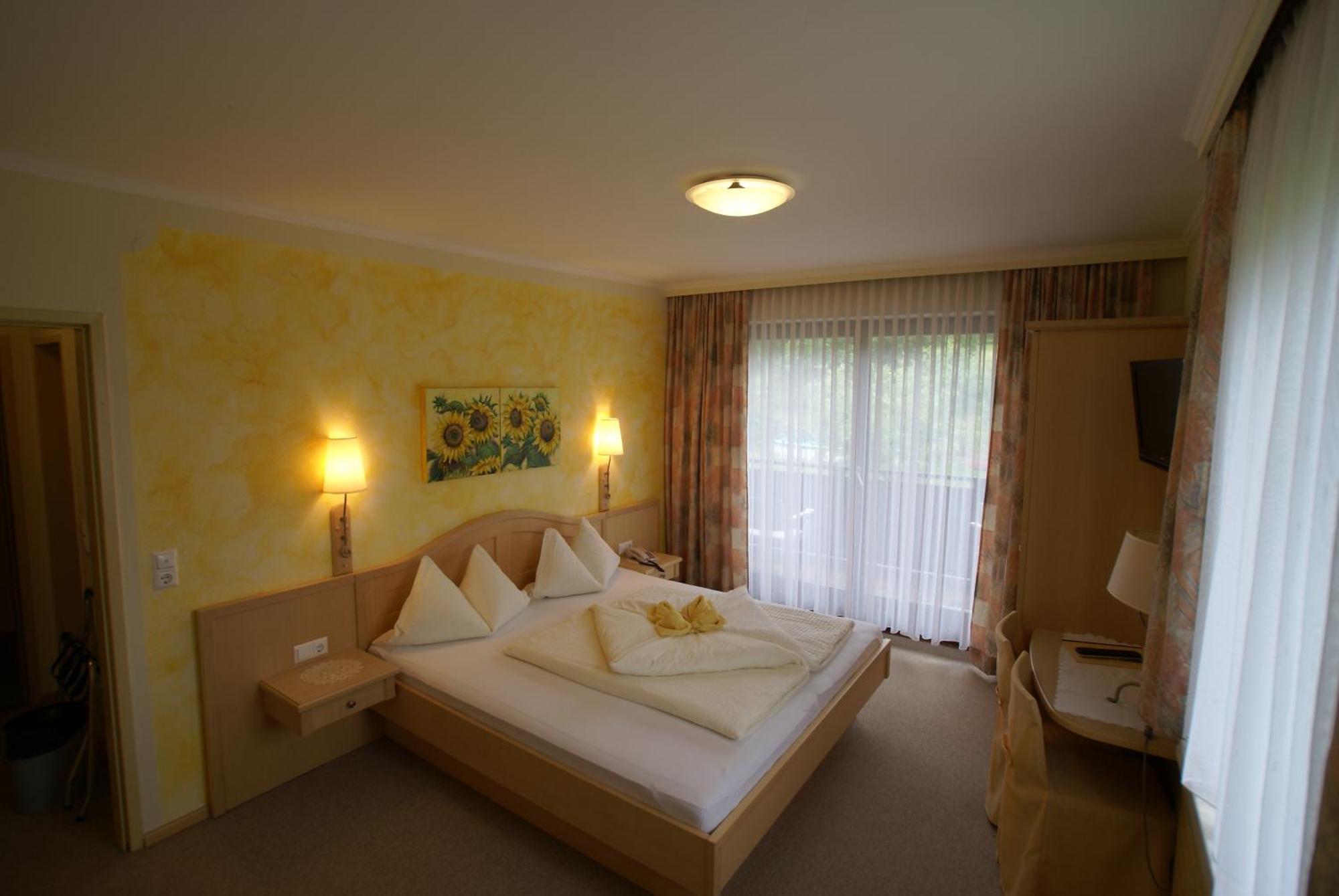 Gasthof Hotel Zur Post Ferlach Eksteriør billede