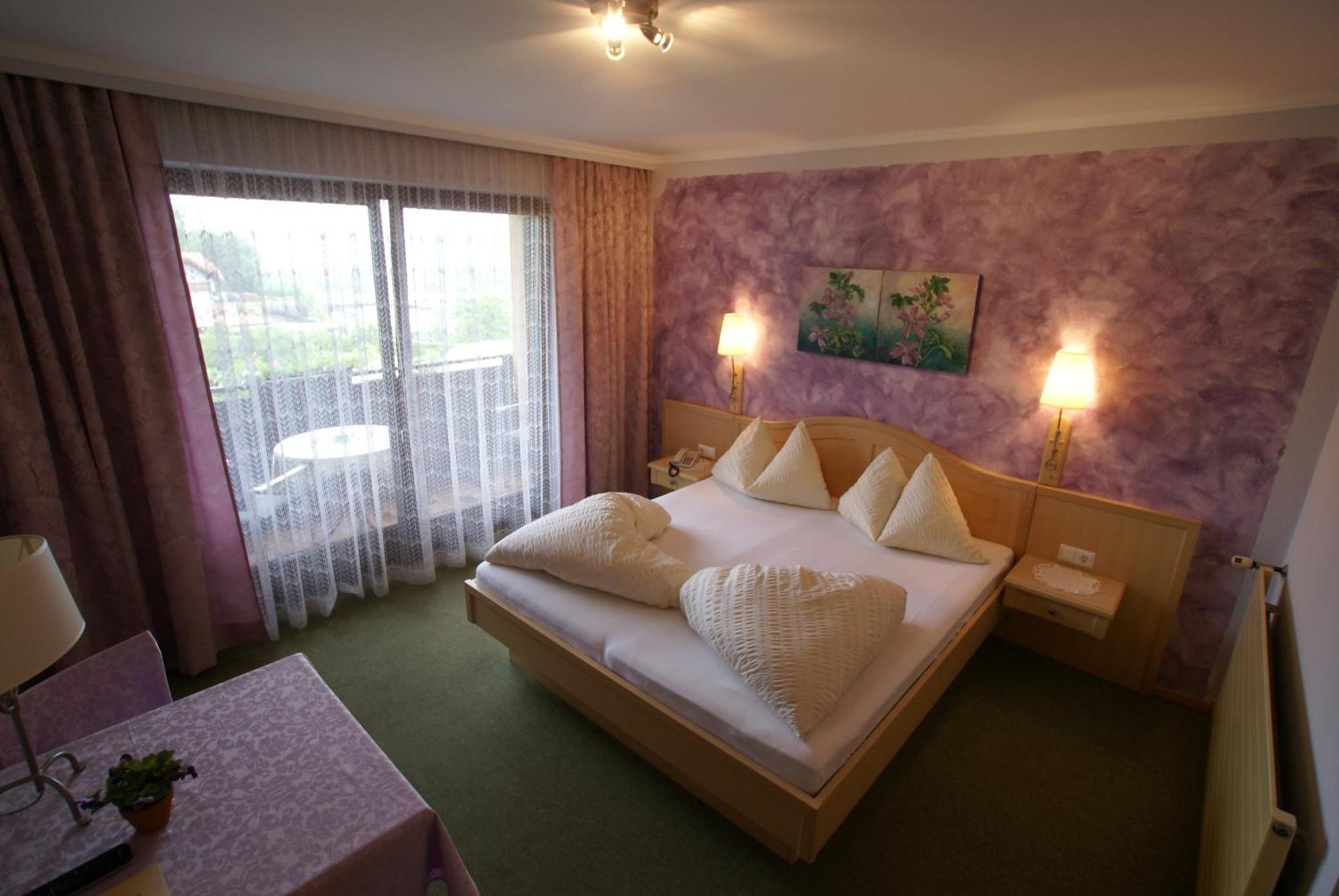 Gasthof Hotel Zur Post Ferlach Eksteriør billede
